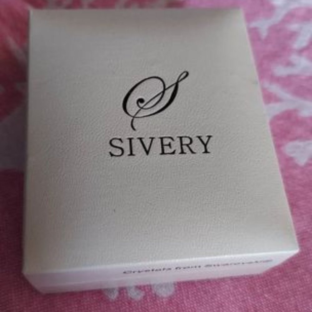 NWT BLUE HEART BOW EARRINGS CRYSTALS BY SWAROVSKI - Picture 6 of 6